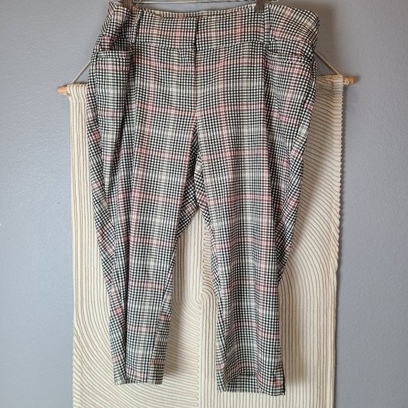 Lane Bryant Plaid Capris - Black, White, Red - Picture 2 of 9